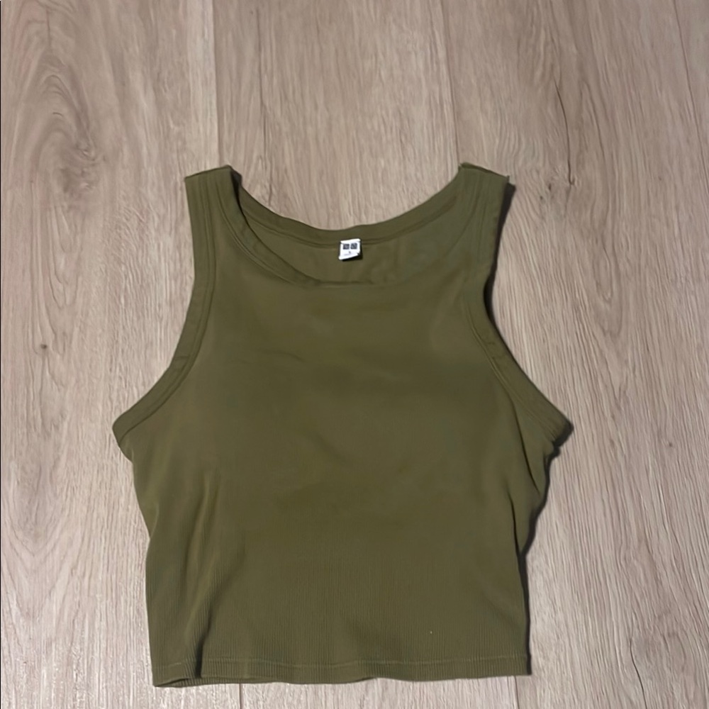 Uniqlo Cropped Green Bra Crop Top S